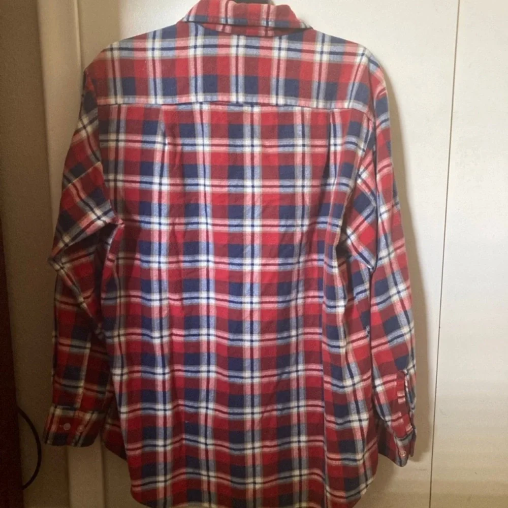 Men’s Red and Blue heavy Plaid Flannel Button-Up Shirt - Picture 2 of 3